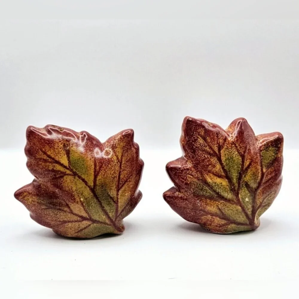 Vintage Maple Leaf Salt Pepper Shakers Fall Autumn Decor Ceramic Set